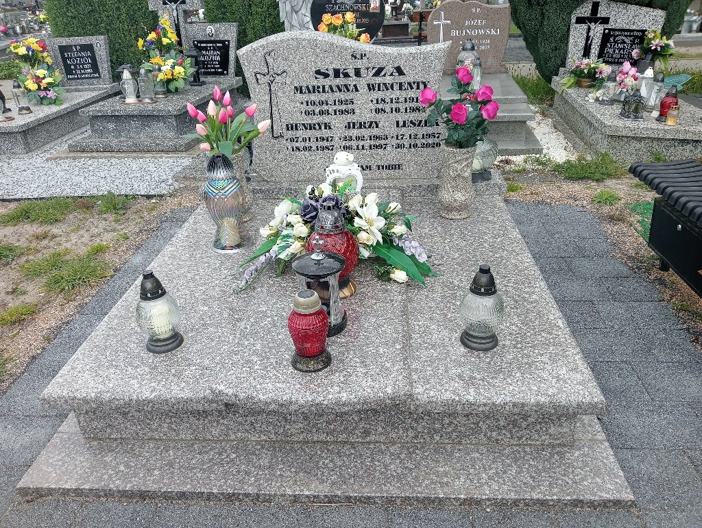 Grób Marianna Skuza