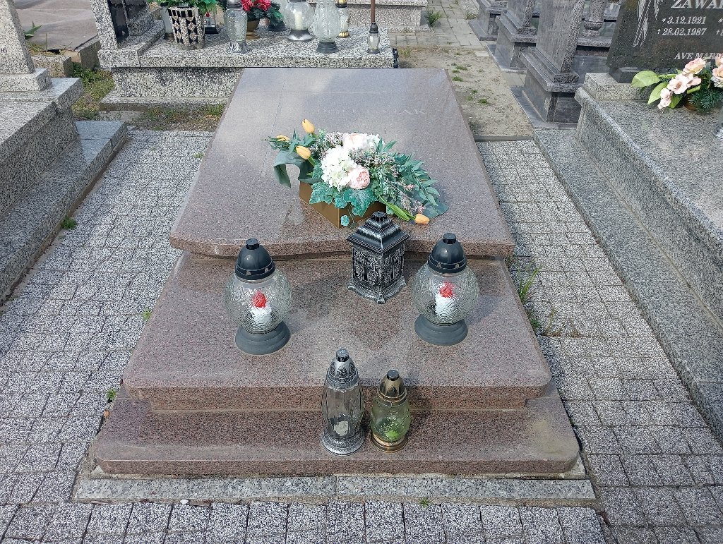 Grób Jerzy Nowak